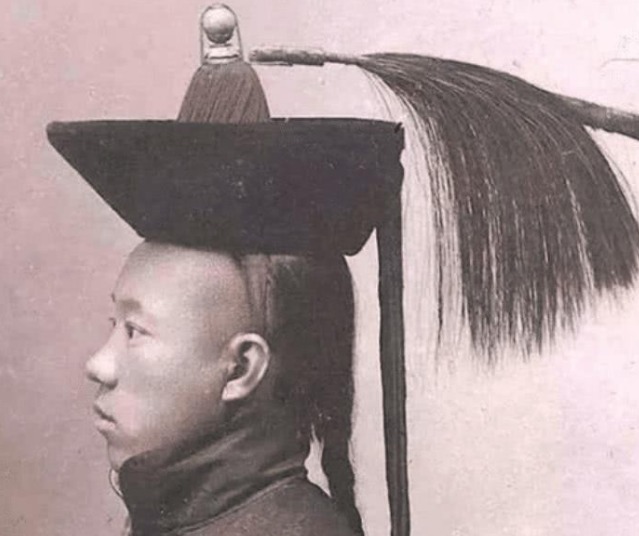 恶心|清朝人的“辫子”到底有多脏？英国女子：恶心到吐，吃饭难以下咽