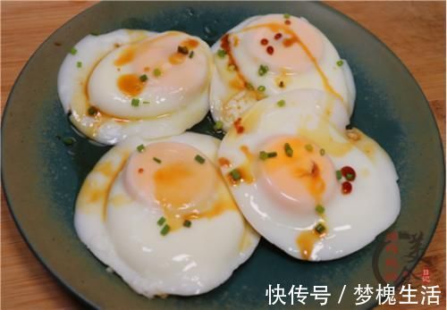 诀窍|荷包蛋不可直接下锅煮,教你饭店的诀窍,一锅煮4个,个个圆溜溜