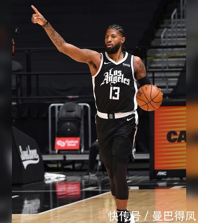 NBA球员上脚:保罗·乔治上脚PG5,欧文上脚中国年