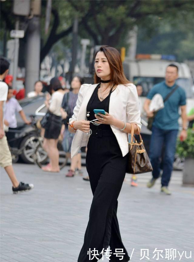 简单|黑白条纹T恤配阔腿裤,简单大方,休闲大方