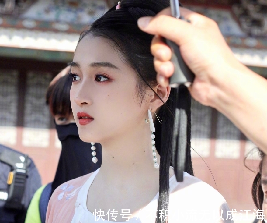 关晓彤|《最后的赢家》要火！六位顶流明星加盟，看到唯一女常驻追定了