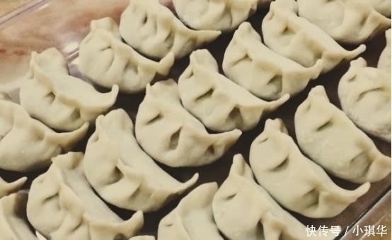 青萝卜|调韭菜馅时,两种东西是不能放的,水饺又腥又难吃!