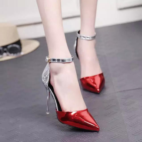 为什么不尝试一下欧美风！中高跟凉鞋，高低适中穿着不累