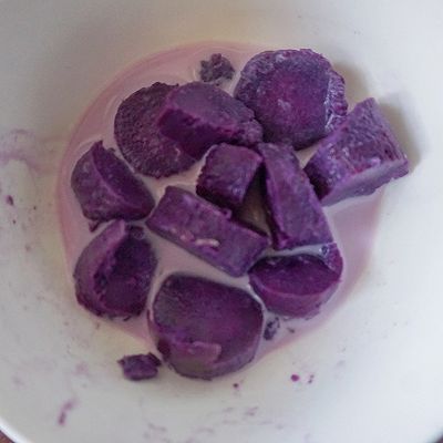 水果酸奶芝香紫薯泥