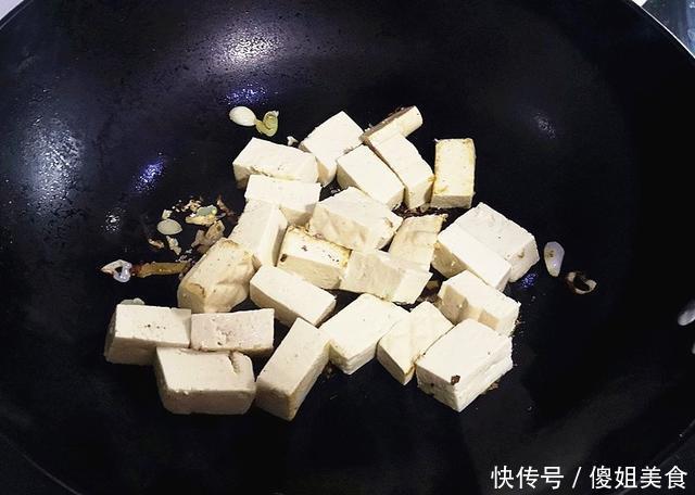 生蚝汤|春天,吃它比大鱼大肉香,有条件多给孩子吃,补脑更保护视力