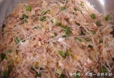  顺序|调饺子馅的顺序别弄错了，这样包饺子不出水，煮熟后美味不破皮！
