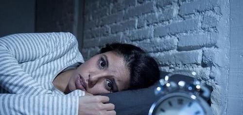 总睡不好的人，谨记：早1忌，中午1不要，晚上4不做，防老得早