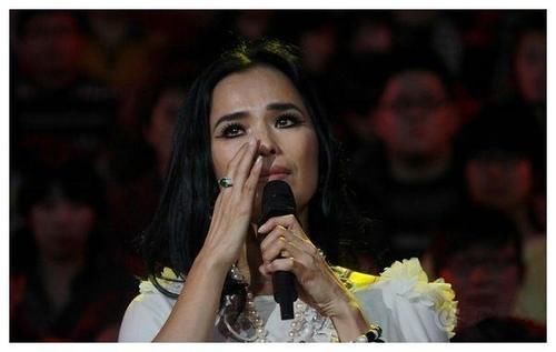 破音|這些歌手現(xiàn)場太慘,跑調(diào)破音,第一名無可爭議