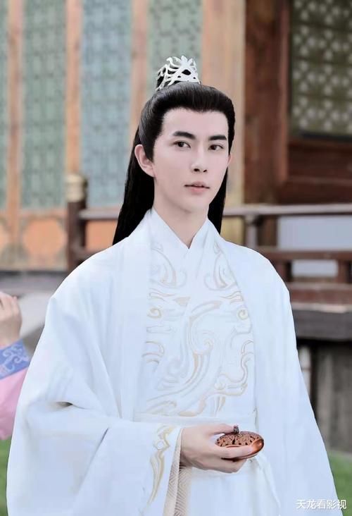 出演|顶流梦！曝《天官赐福》成抢手资源，众多男星愿意倒贴钱出演