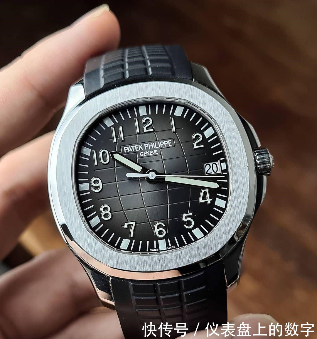 江诗丹顿 30岁男人玩表记朋友向我炫表,直接反手嘲讽,拿下百达翡丽手雷!