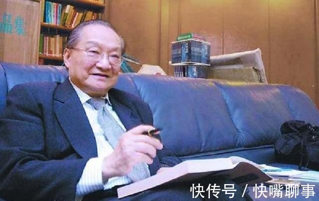 金庸|事业红火的金庸前辈,有着不为人知的伤痛:长子自杀,爱女失聪