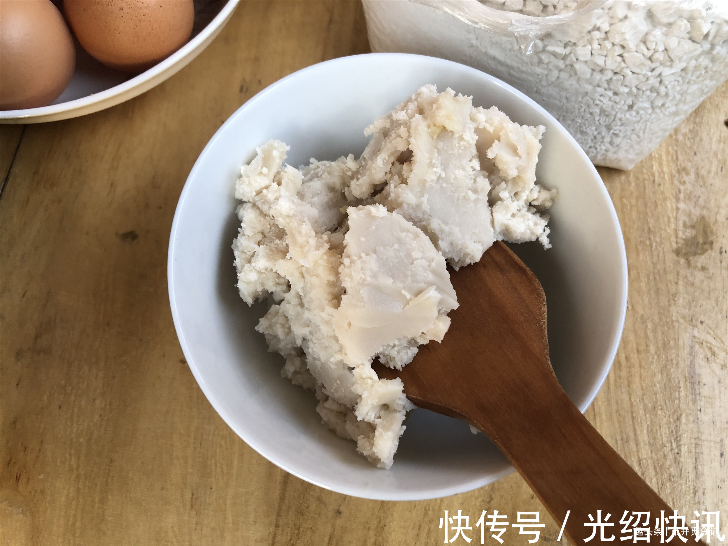 炸牛肉丸|老式炸牛肉丸配方，记住“321”比例，丸子个个空心，酥脆松软