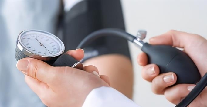 老人|73岁老人身体健康!一个动作坚持数十年,送走“三高”!