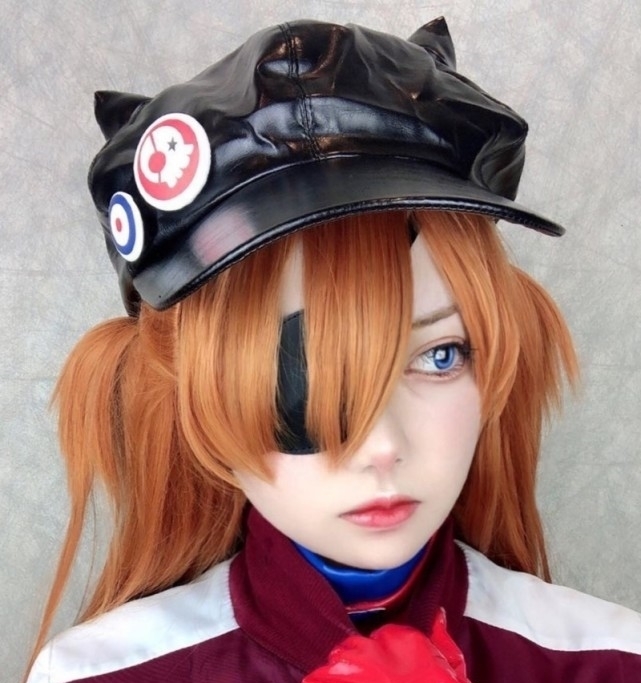 绫波丽|小姐姐一人COS绫波丽和明日香,配上胶衣,气质拿捏得很稳