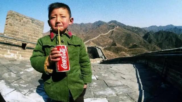 长城|42年前,中国首位在长城上喝可乐的男孩,如今过得怎样?