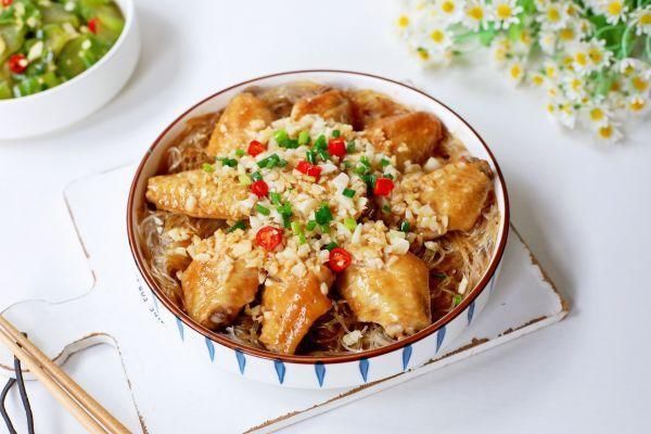 达美|厨娘教你一招巧做蒜蓉粉丝蒸鸡翅