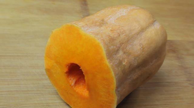 面粉别蒸馒头了,加半个南瓜,试试这样做,松软香甜,比面包好吃