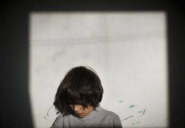 小宝|5岁儿子总说窗户外有人站着,宝妈不以为然,医院检查后家人心碎