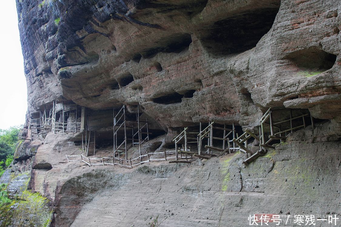 崖洞|武夷山神奇天车架，为躲避战乱，古人在绝壁石洞建起300人的村子