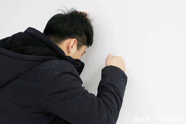 医生提醒老年痴呆发病前3年,身体就有征兆,可