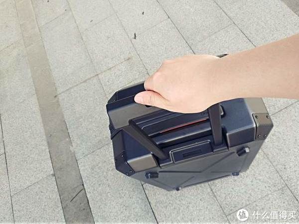 磕碰|好一个硬派型者：悠启旅行箱撒哈拉
