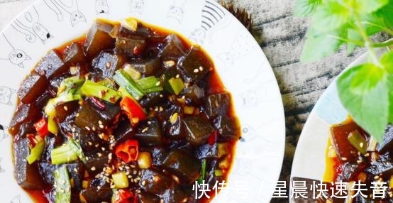 炒凉粉|天热适合吃凉粉,Q弹又爽口,辣辣的太好吃!