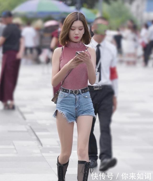 衬衫 小姐姐穿灯芯绒无袖衬衫搭配牛仔裤,很有青春活力!