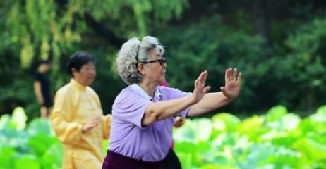 每天起床之后做好4件事,血管越活越年轻,长寿也会更加钟意你