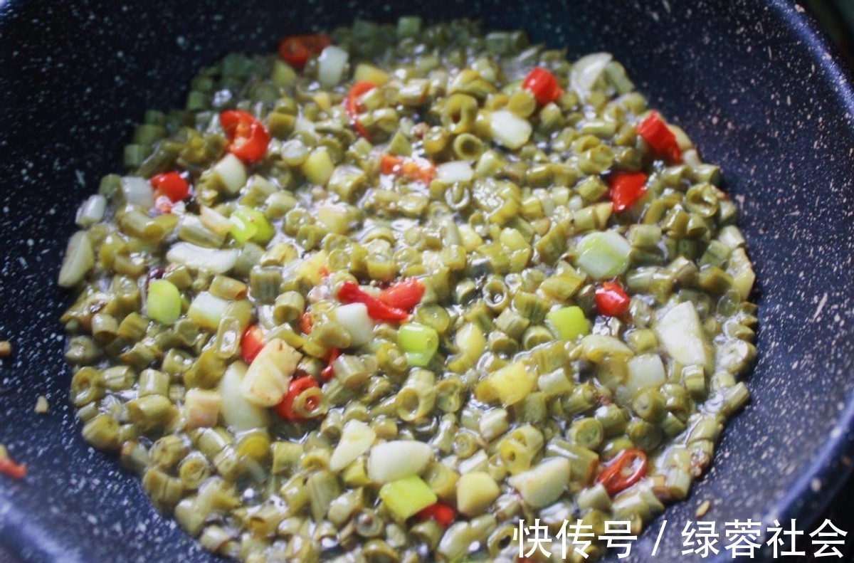 泡豇豆|只要吃一口就会爱上的一道菜,牛肉滑嫩不柴,香辣下饭