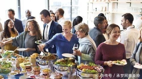 酸奶油|俄罗斯人一日三餐吃什么？有哪些餐桌礼仪？