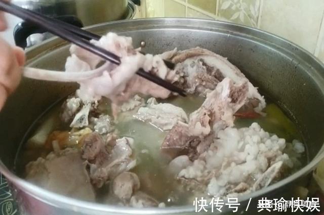 孜然|炖羊肉时，切记要放3种料，大厨：放对了，羊肉不腥不膻又鲜香
