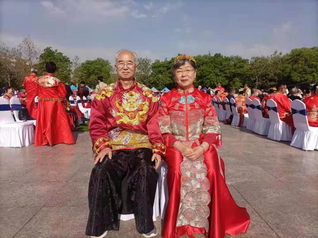 老人|相濡以沫的故事——属于100对老人的集体婚礼