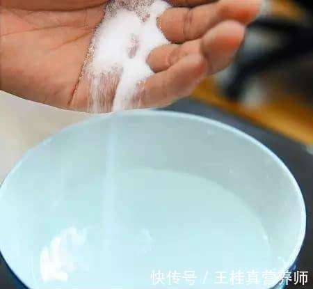 喝水|早上起床后要喝水,第一杯水怎么喝?喝错了这些危害会出现……