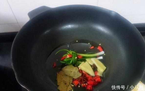 牛腩|天冷来碗香辣牛肉面,自己做配料足,吃得冒汗超过瘾