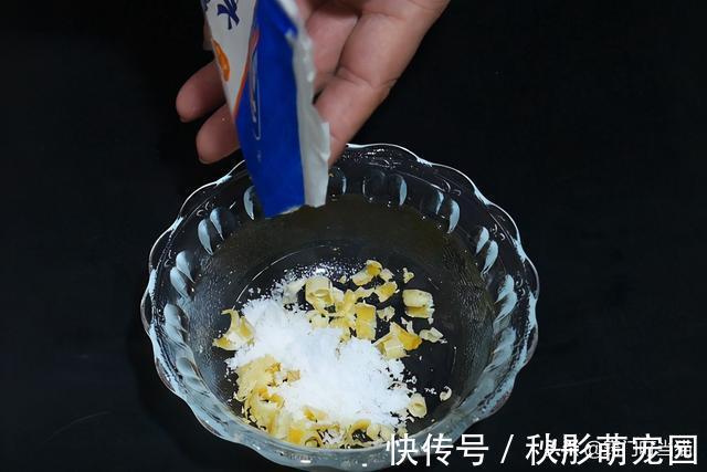 妙招|洗床单时，在洗衣机里倒一碗“水”，再脏的床单也能洗得干净如新