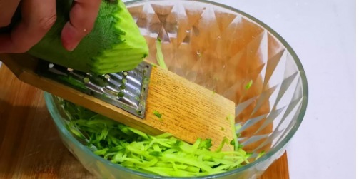 三鲜|萝卜包饺子,原来这么好吃,调馅有秘诀,比三鲜和肉馅都好吃,香