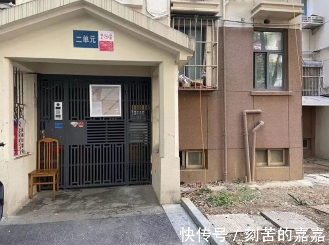 市中心|五年后,“楼梯房”和“电梯房”究竟谁更值钱内行人3点概括