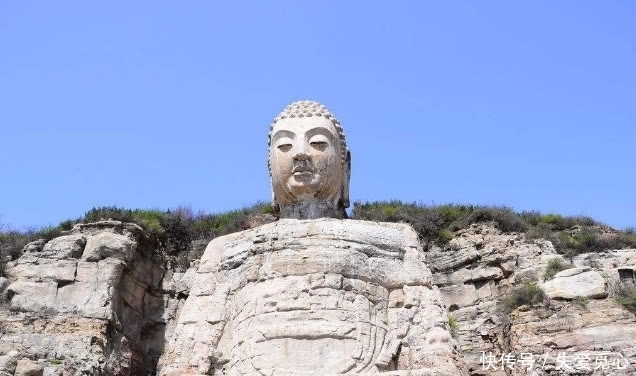 中国最尴尬的佛像，出土时头不见了，当地：花钱买了“新头”粘上