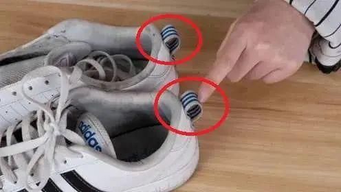 万万没想到，鞋子后面的＂小尾巴＂还有这个作用，后悔知道晚了！