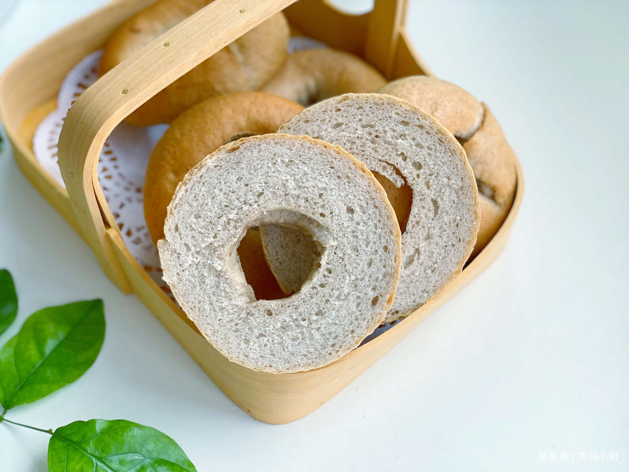 做法超简单的全麦贝果，无需二发容易上手，低脂健康的主食面包