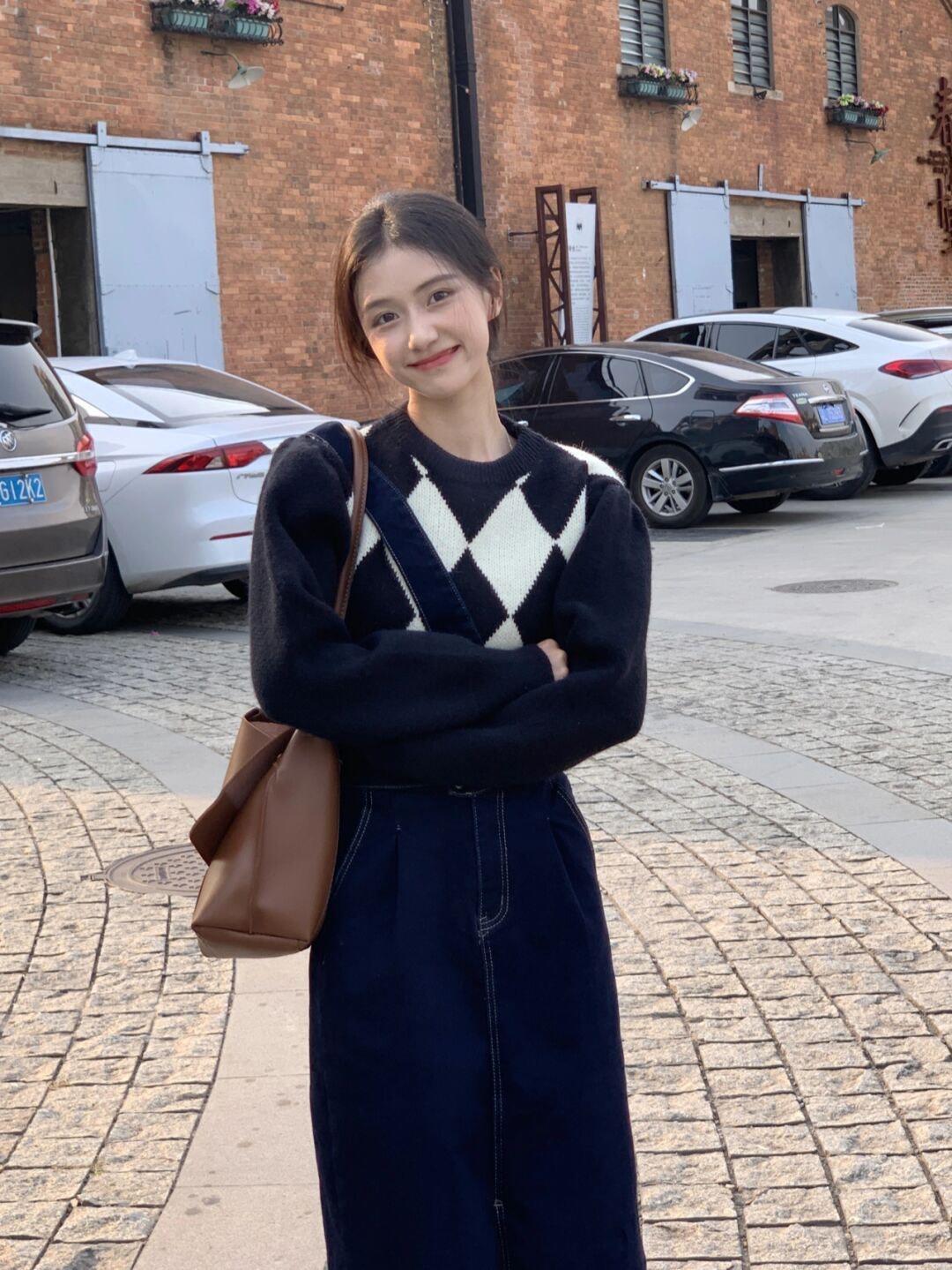 搭配|秋冬毛衣别乱选!穿这两件就够了,可盐可甜!