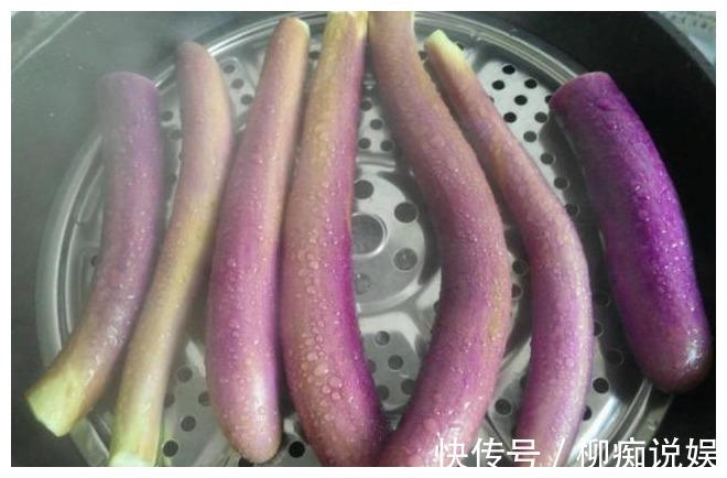 茄子|炒茄子先放油是大错特错,20年厨师长教你1招,茄子不吸油还香