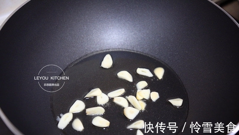 常吃|没怎么调味，却很鲜美的一道菜，热量不高，常吃大肚腩越来越小