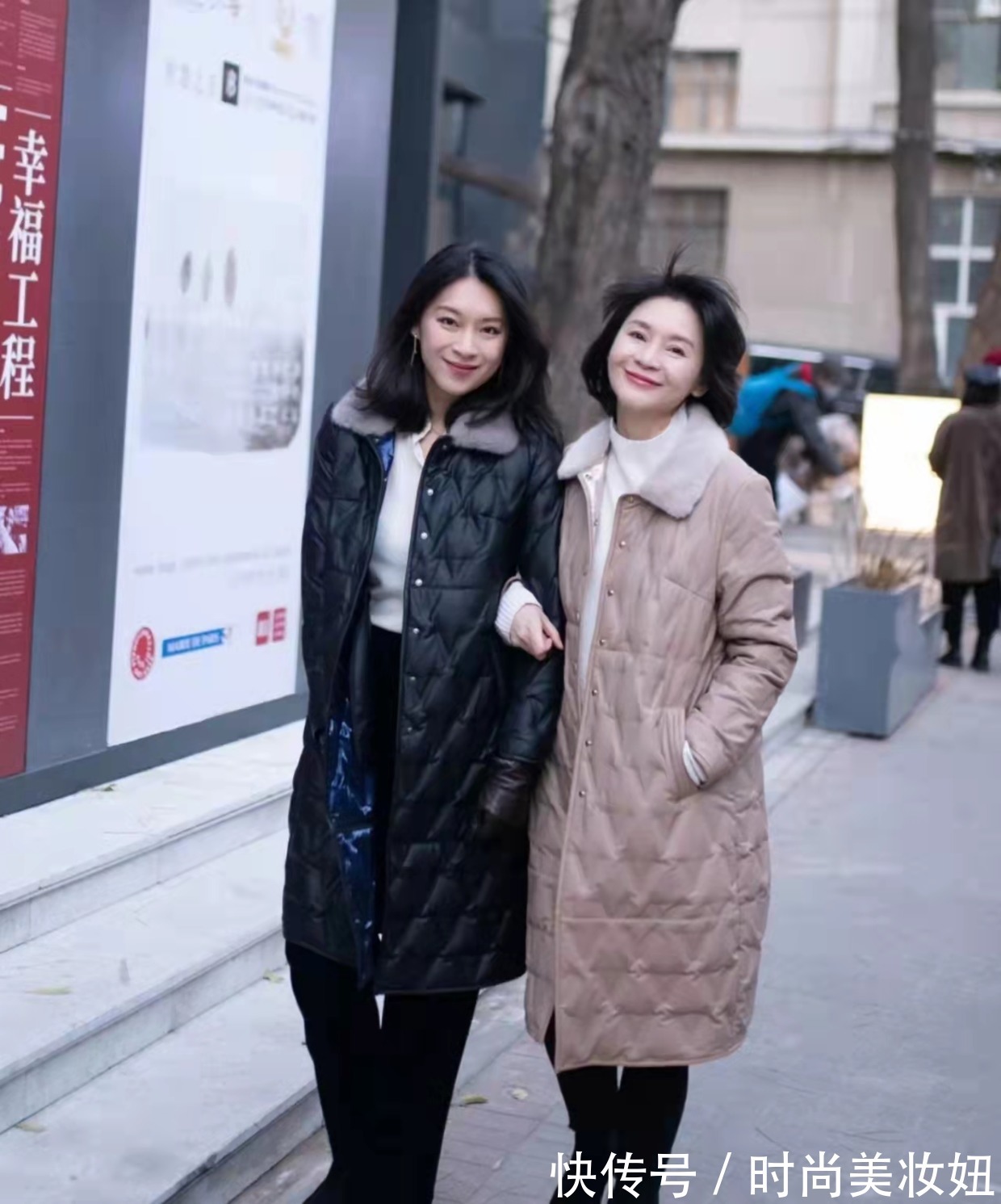 浅色系 50岁穿羽绒服也可以很洋气,看这位素人姐姐,保暖又减龄