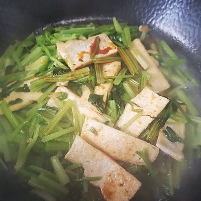 芹菜豆腐|清炒芹菜豆腐