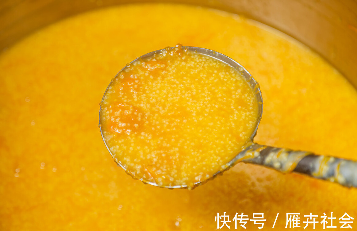 小米粥米油|小米粥怎么熬才好喝技巧全部告诉你,熬的小米粥香浓油润米油多