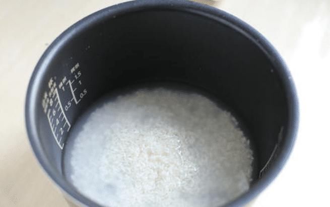 蒸米饭，淘米后不要直接加水！牢记这6点，米饭松软清甜，喷喷香