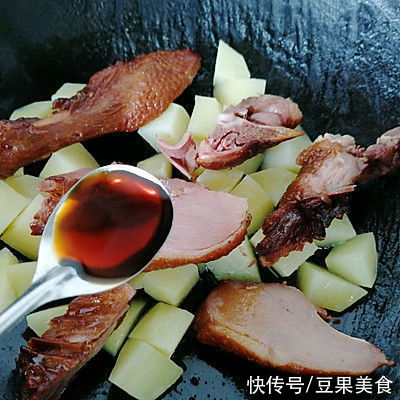 大厨教你做#精致一人食#土豆焖鸭,学会不用下馆子