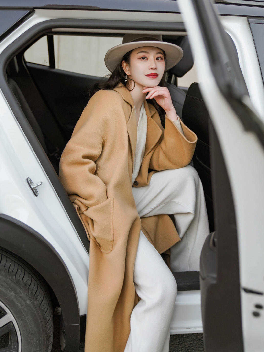 中年发福 40+发福应该怎么学穿搭，衣服素雅，款式简单，依然很好看