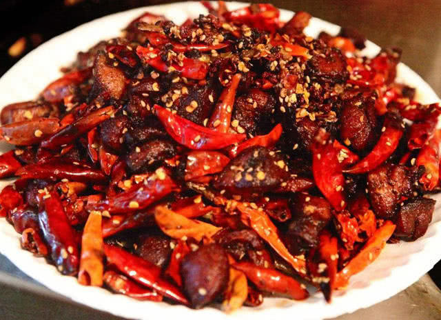 辛辣|女生来大姨妈“绝不能碰”的四种食物！图1是痛经的罪魁祸首！